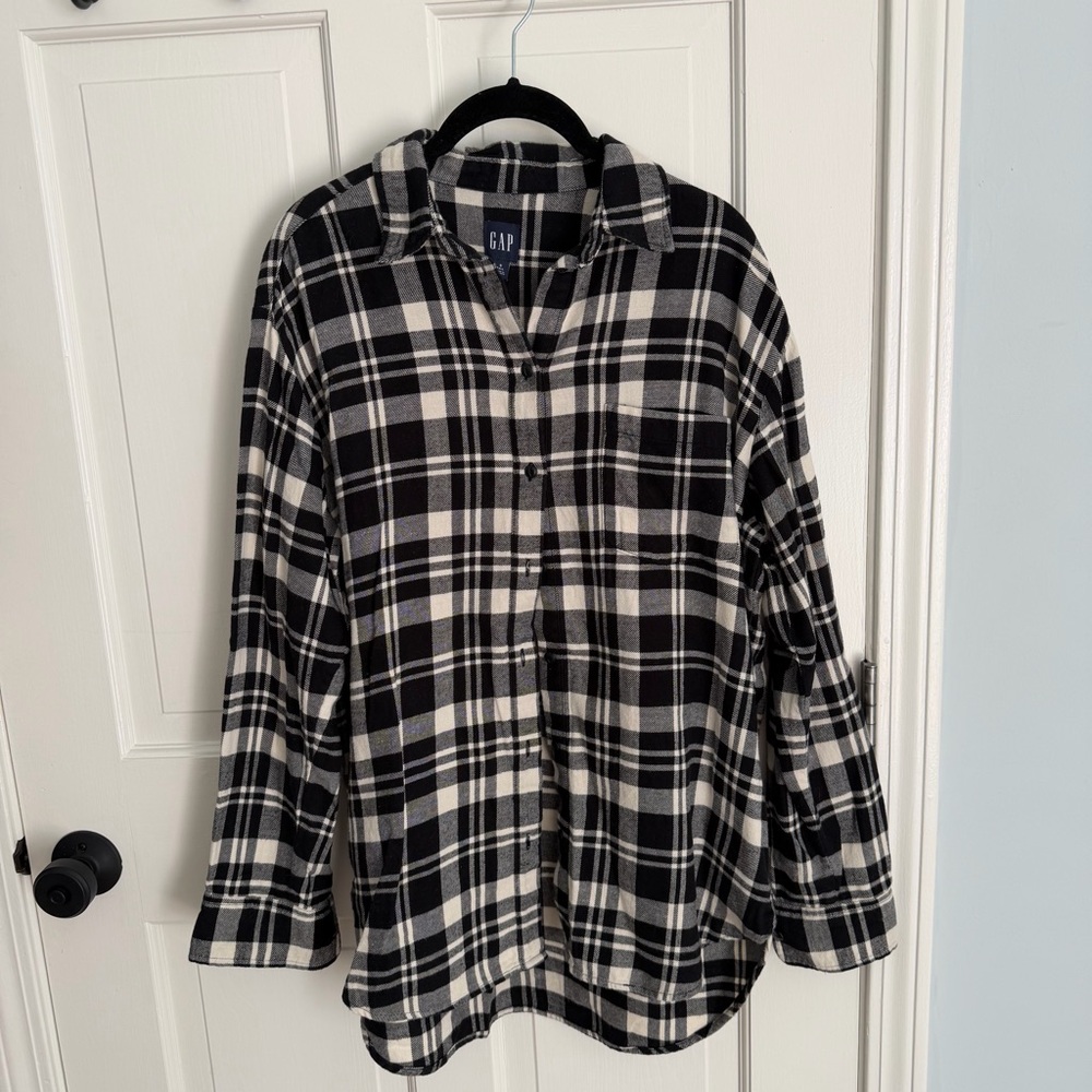 GAP Flannel Big Shirt in black plaid sz S Tall